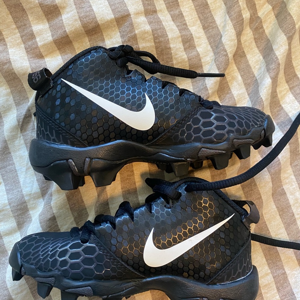 Kids Nike baseball trout cleats size 10